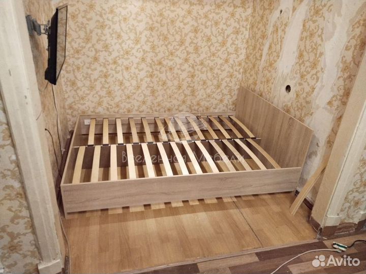 Кровать