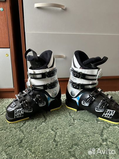 Горнолыжные ботинки atomic
