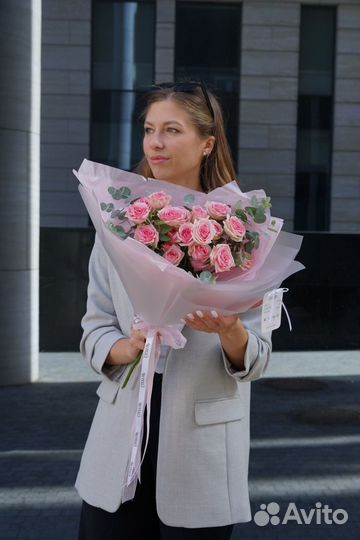 Кустовые розовые розы