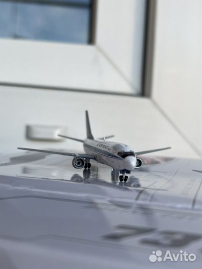 Модель самолета Boeing 737-400 Аэрофлот 1:400