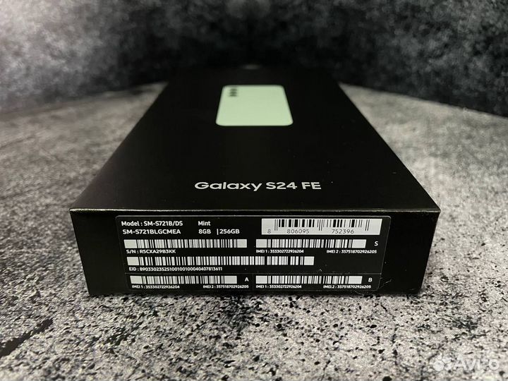 Samsung Galaxy S24 FE, 8/256 ГБ