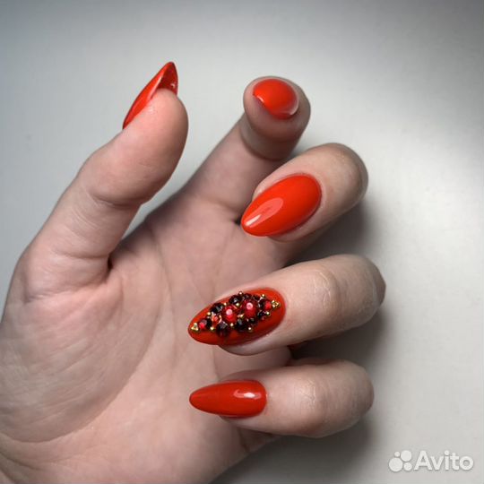 Маникюр и педикюр