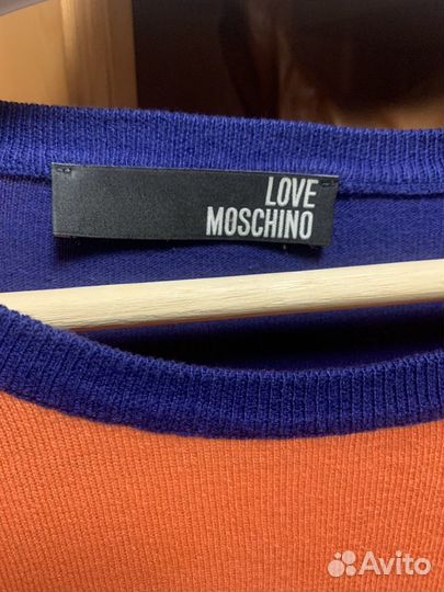 Пуловер Moschino