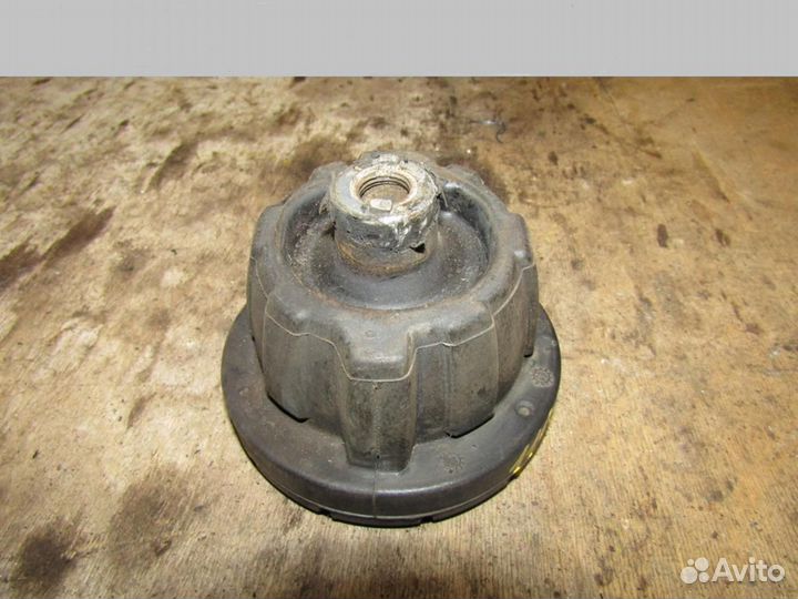 Опора переднего амортизатора W203 2000-2006