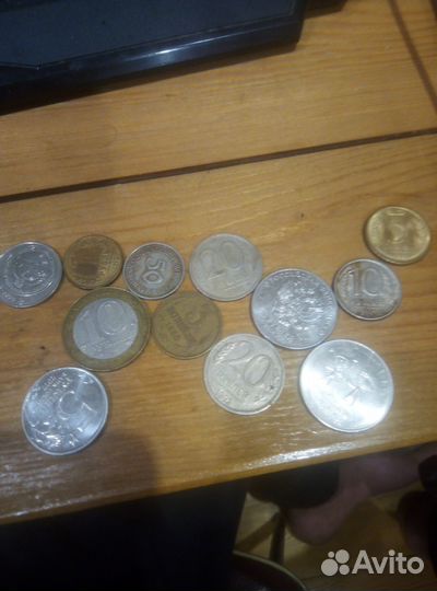Продам юбилейный монеты