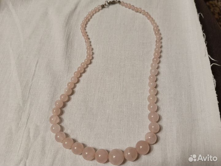 Бусы из натуральных камней