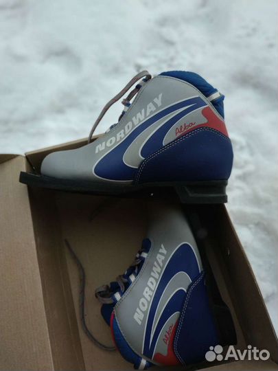 Лыжные ботинки