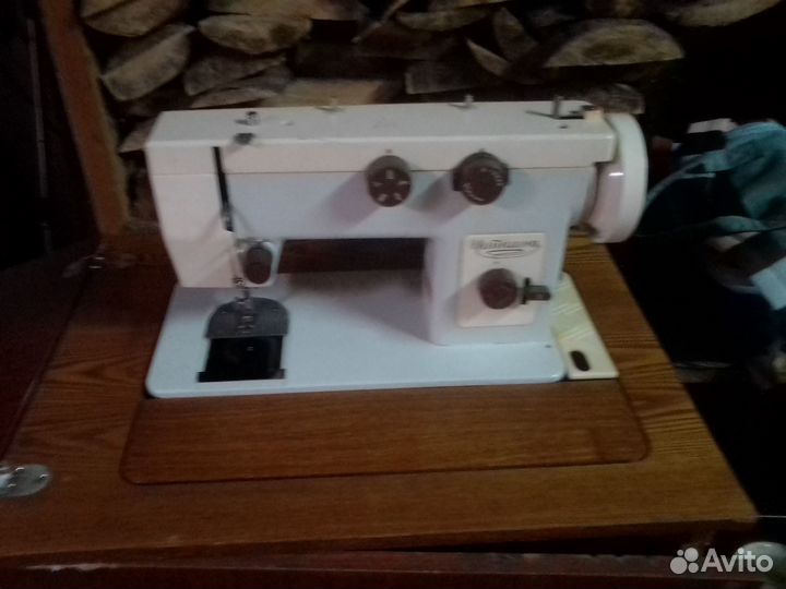 Швейная машинка, запчасти к мотоциклу, бензопила