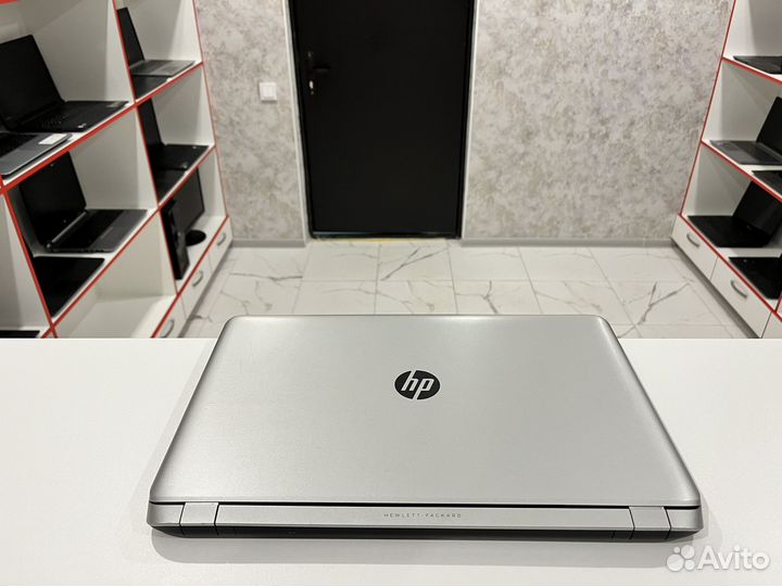 Большой Ноутбук HP: Экран 17,3/ i3-4030u/8гб/SSD