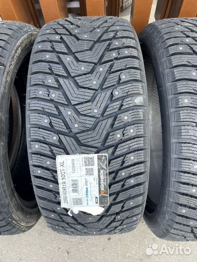Hankook Winter I'Pike RS2 W429 225/45 R19 и 255/40 R19