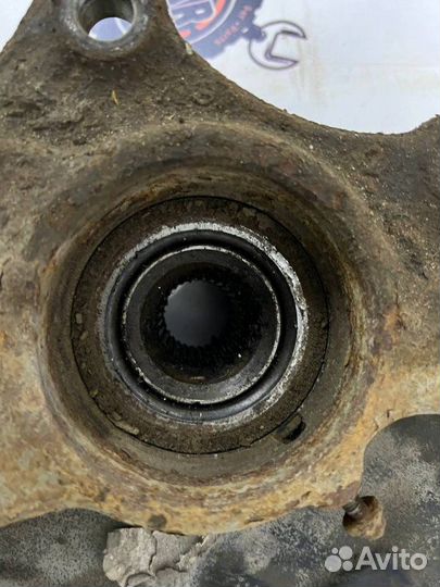 Кулак поворотный передний левый Mercedes-Benz W221