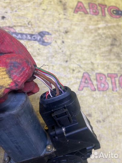 Мотор стеклоподъемника передний правый Audi A6 C5