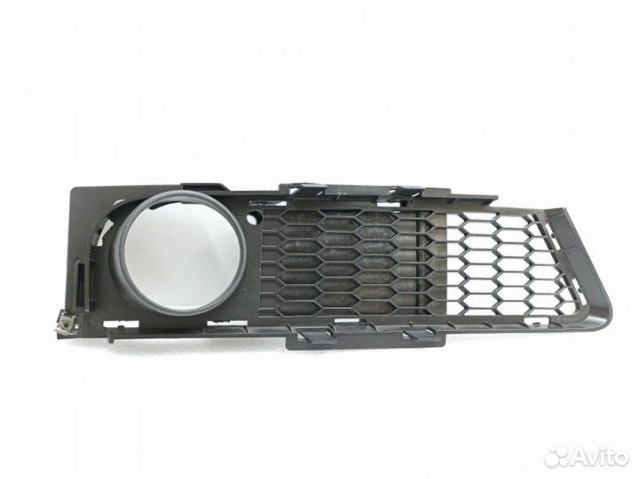 Решетка в бампер передняя правая Bmw 3-Series E90