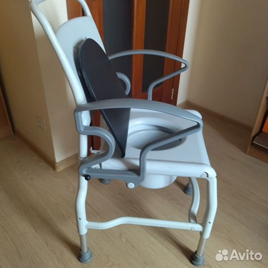 Кресло-стул с санитарным оснащением (стул-туалет)