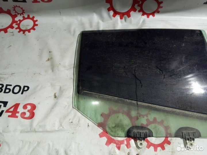 Стекло двери заднее правое Renault Megane 3