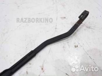 Поводок стеклоочистителя передний