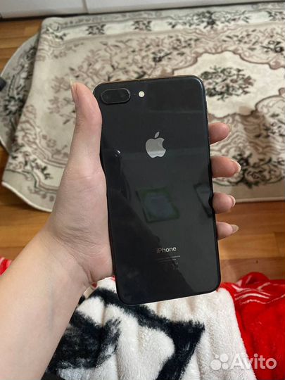 iPhone 8 Plus, 64 ГБ