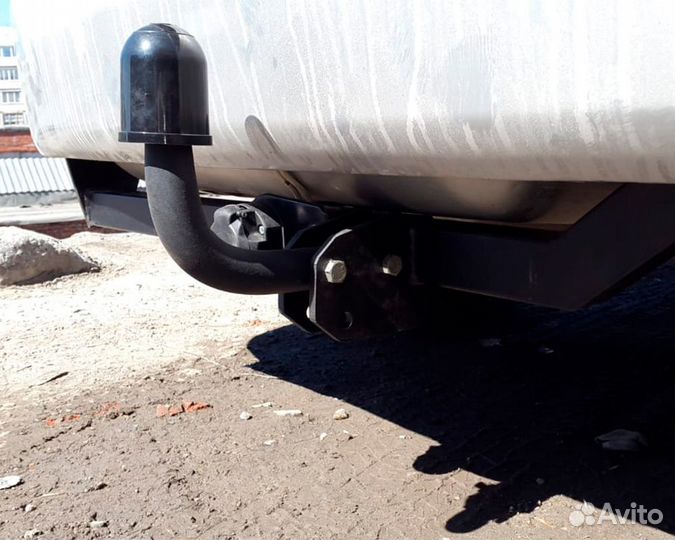 Фаркоп на Toyota Voxy/Noah 4WD, 01-07