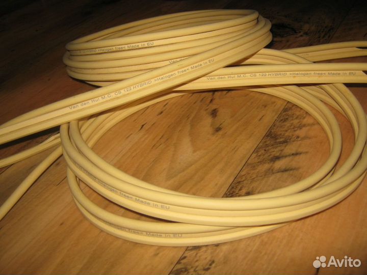 Акустический кабель Van den hul cs-122 2,4 м