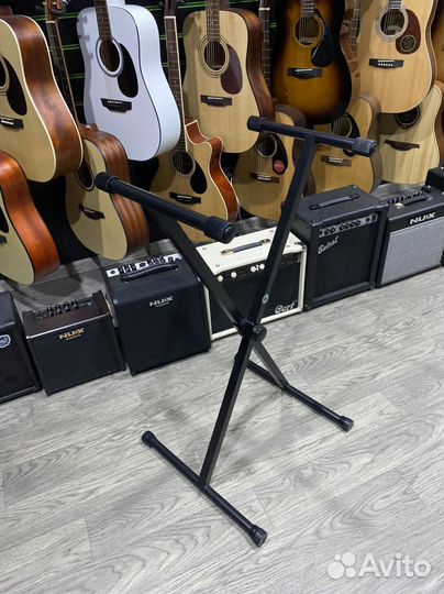 Стойка для синтезатора