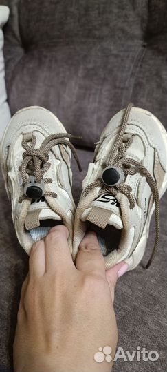 Кроссовки детские 23 размер