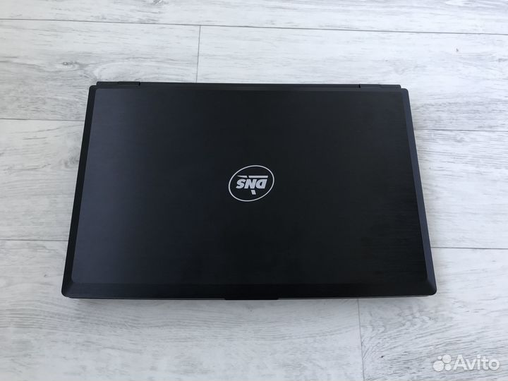 Ноутбук 17.3 дюймов i5 8gb 1tb