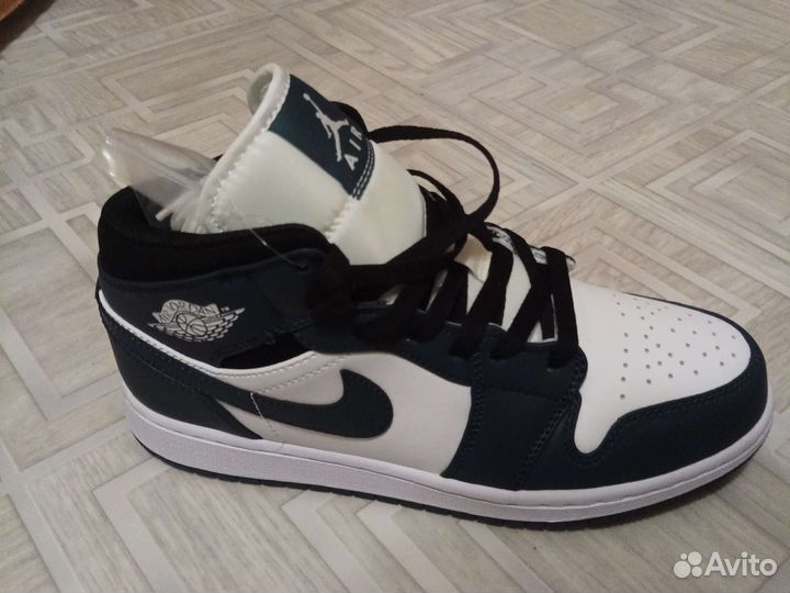 Кроссовки Найк джорданы