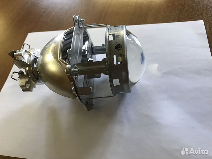 Продам линзу Toyota Camry v55