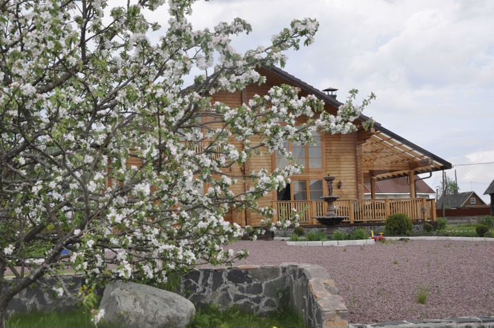 Коттедж 350 м² на участке 12 сот.