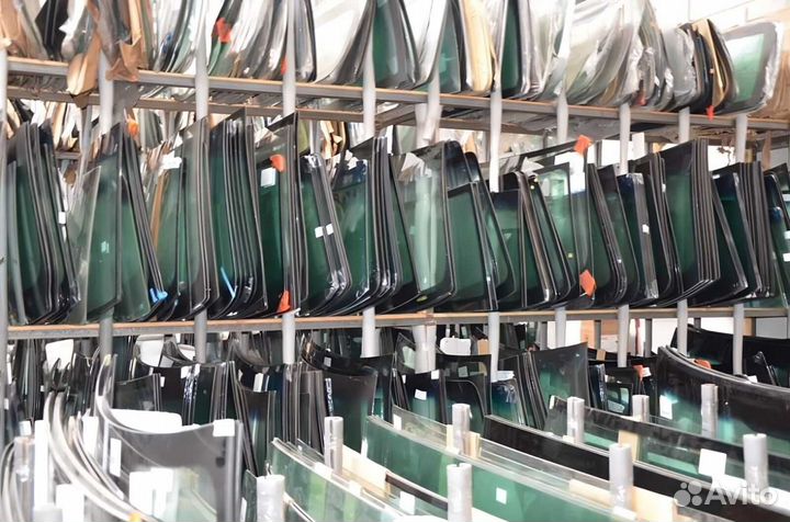 Стекло для молдинг бок.niss teana -J31 J32 11- 72725-9Y000 бурты, клипсы pilkington 72725-JN20A