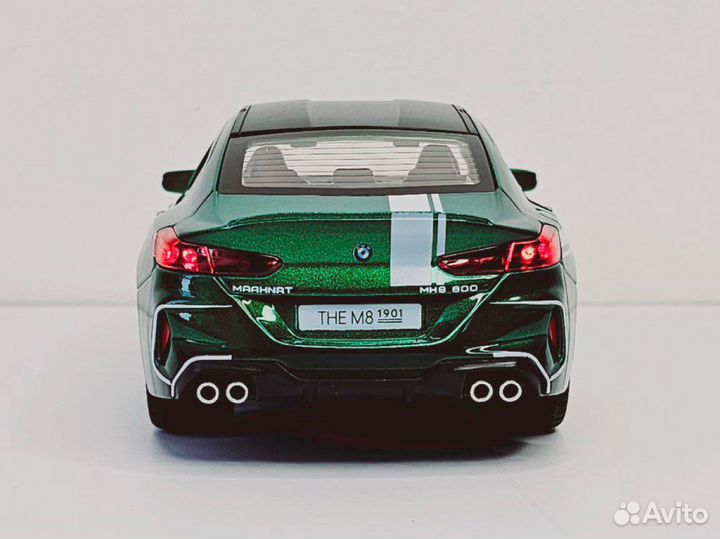 Модель машины BMW M8 зеленый 1:24