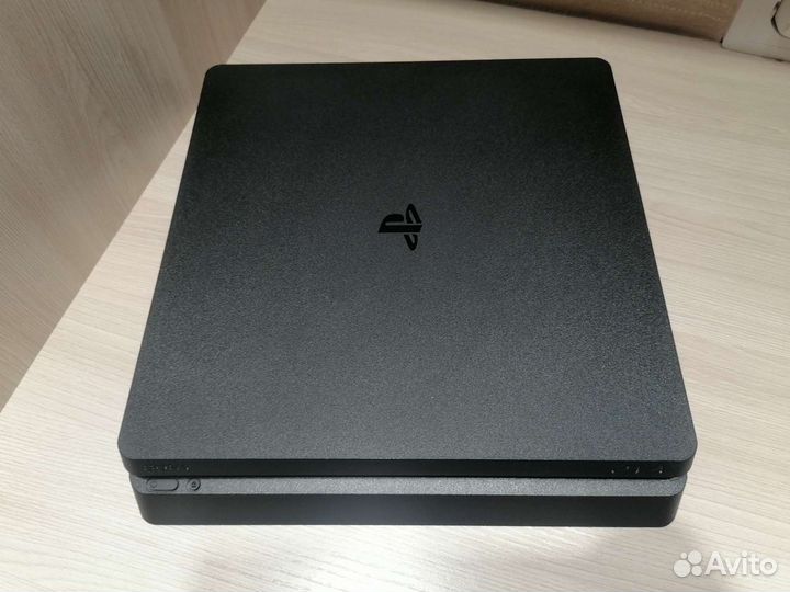 Sony PS4 Slim +2джоя, игры