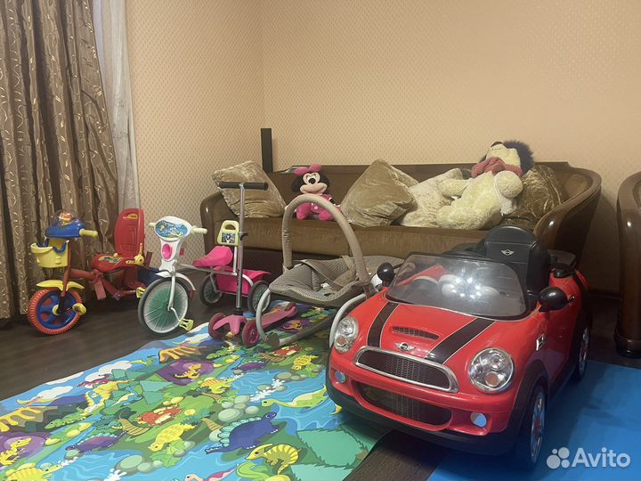 Велосипеды, самокат, шезлонг, коляска, санки