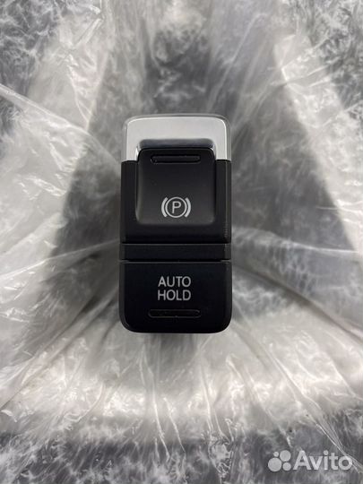 Накладка на кансоль между сидений и кнопка ручника