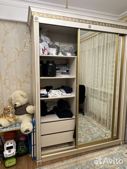 Шкаф купе с зеркалом