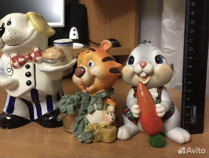 Копилки в ассортименте и колокольчик