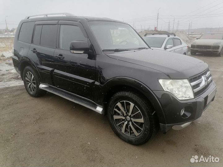 Mitsubishi Pajero 3.2 AT, 2008, 266 000 км