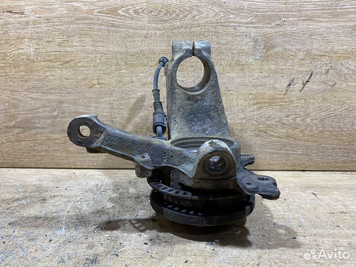 Поворотный кулак левый VW Golf 4 288мм X74