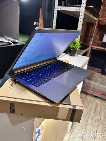 Ультрабук 2024 года в коробке с SSD