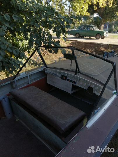 Моторная лодка Прогресс 4