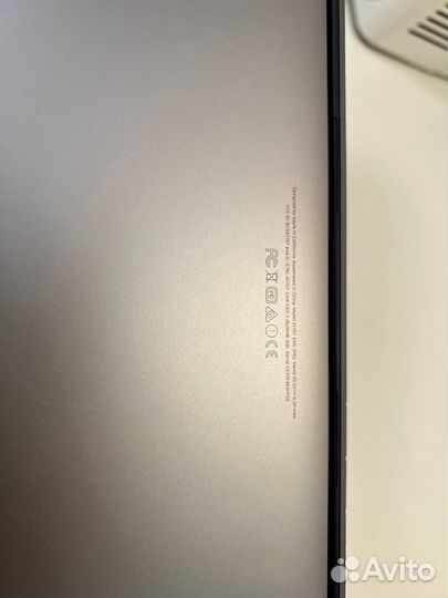 MacBook Pro 15 (2017), 256 гб, Core i7, 2.8 ггц