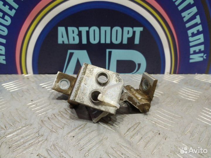 Петля двери передняя левая Peugeot 206 хэтчбек