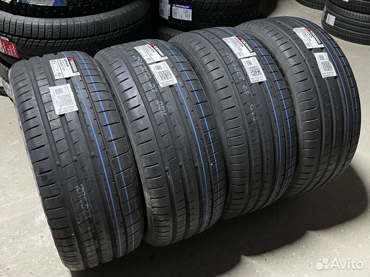 Yokohama Advan Sport V107C 285/45 R22 114Y