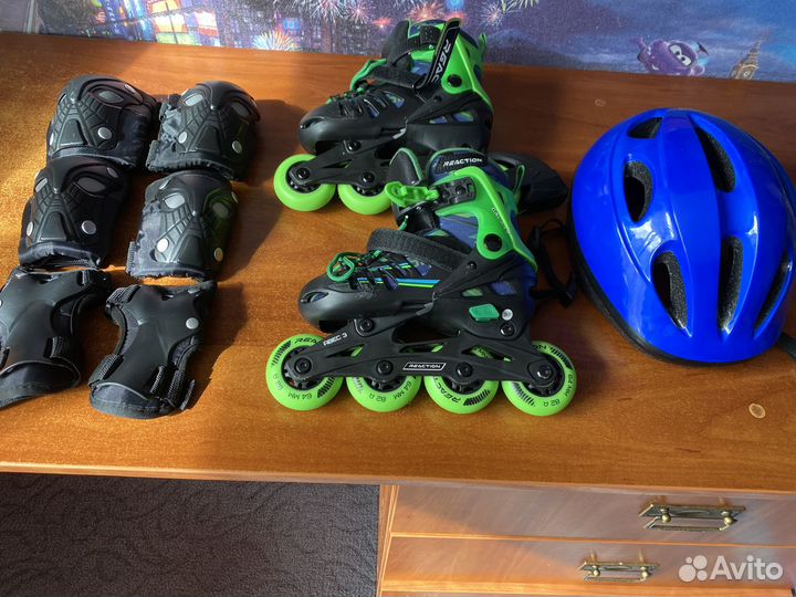 Роликовые коньки детские со шлемом и защитой