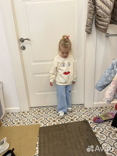 Штаны спортивные для девочки с дыркой