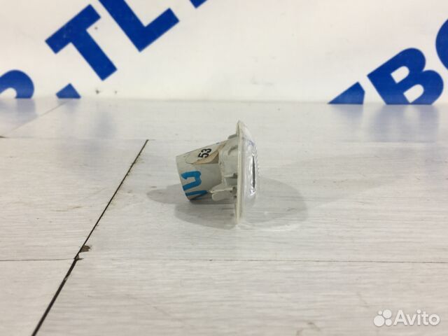 Повторитель поворотника левый renault sandero 2 1