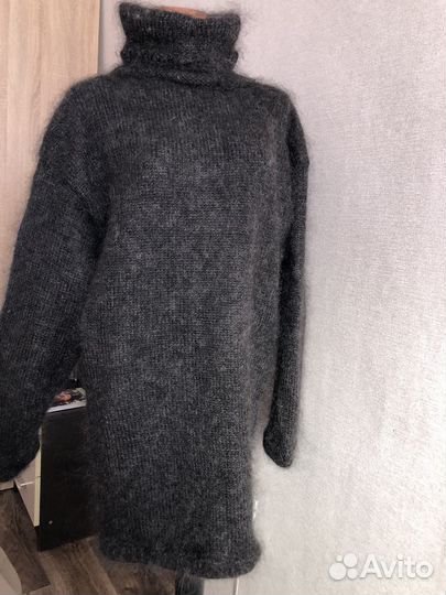 Свитер пуховый длинный с горлом