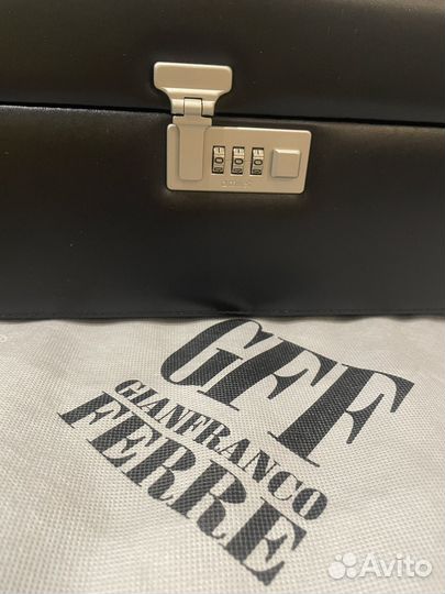 Дорожный набор для алкоголя gianfranco ferre