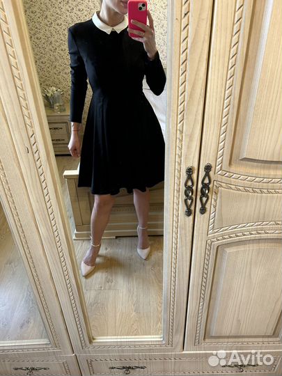 Платье с воротничком