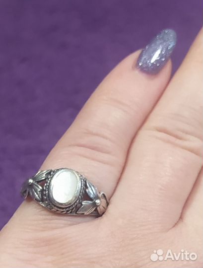 Кольцо с белым перламутром винтаж СССР